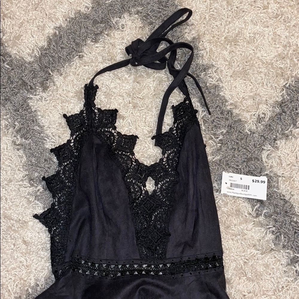 Halter top - Picture 2 of 3